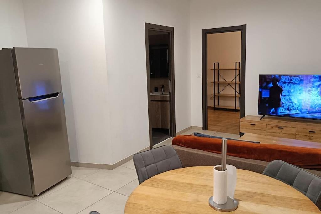 Appartement Confort Equipe Au Coeur De Béziers Zewnętrze zdjęcie